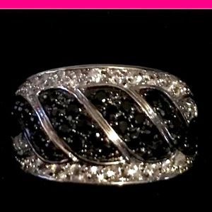 Beautiful black and white cubic zirconia ring